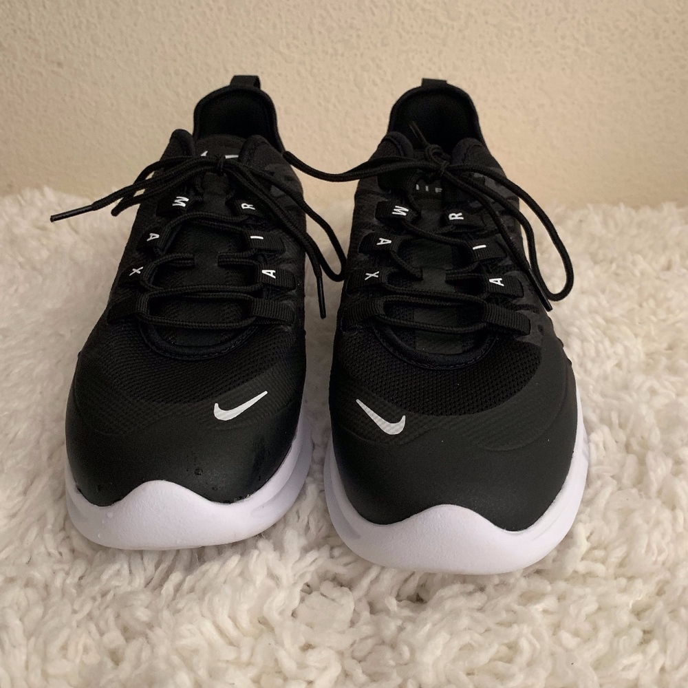 Nike Air Max Axis Men’s Shoe